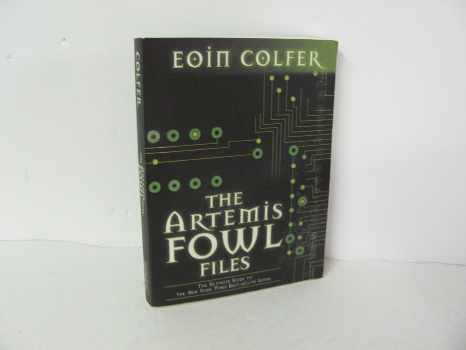 Artemis Fowl (new cover) (Artemis Fowl, 1)